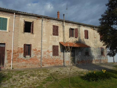 Casa indipendente in VIA CAVALLAROLA, Portomaggiore, 9 locali, 2 bagni