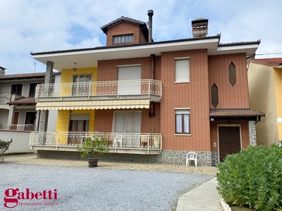 Casa Indipendente in Via Fossano, Cherasco (CN)