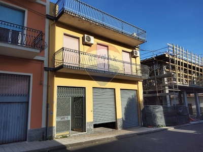Casa indipendente in Via Luigi Capuana, Piedimonte Etneo, 3 locali