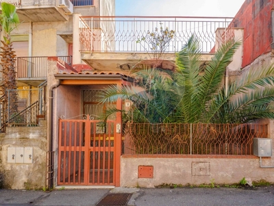 Casa indipendente in Via Raffaello Sanzio, Viagrande, 4 locali, 120 m²
