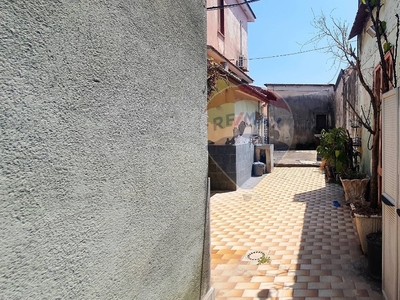 Casa indipendente in Via Salimbene, Giarre, 2 locali, 1 bagno, 62 m²