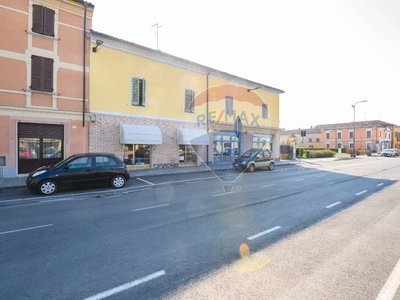 Casa semindipendente in Piazza Comaschi, Gussola, 5 locali, 1 bagno