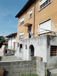Casa singola in Via de Bernardi a Besozzo