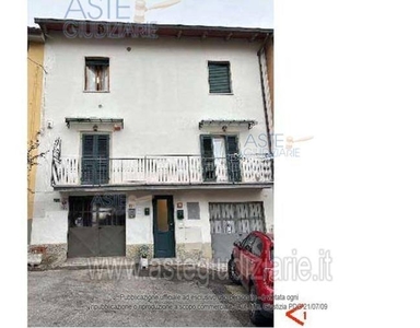 Mansarda in Via GRAMSCI, Vaiano, 4 locali, 1 bagno, 76 m² in vendita