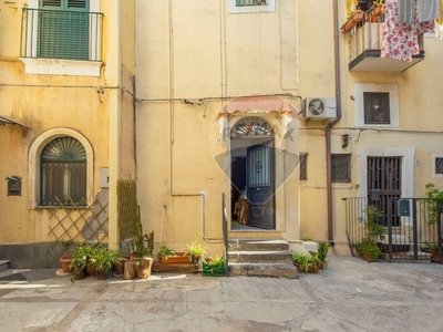 Casa semindipendente in Via Cancello, Catania, 2 locali, 1 bagno