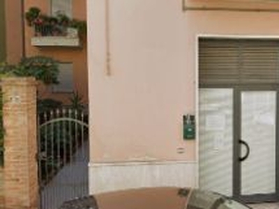 Negozio/Locale commerciale in Vendita in Via Sardegna 15 a Grosseto