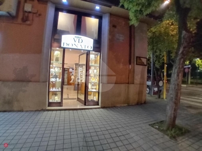 Negozio/Locale commerciale in Vendita in Viale Trieste 43 a Cosenza