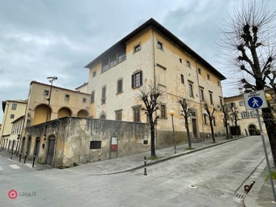 Palazzo in Vendita in a Arezzo