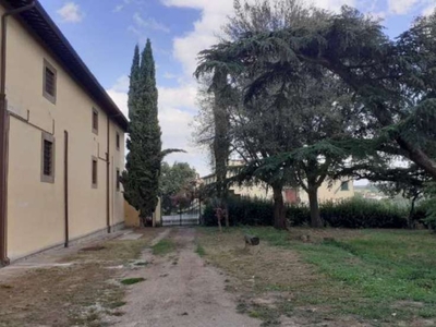 Palazzo in Via della Bastia, Empoli, 44 locali, 1523 m² in vendita