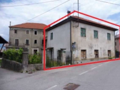 Porzione di casa a Borgo Valbelluna, 8 locali, 194 m² in vendita