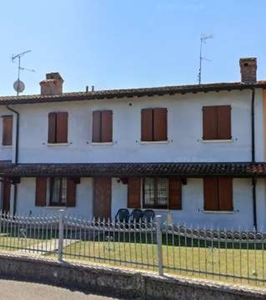 Porzione di casa in Via Cavour, Montichiari, 10 locali, 2 bagni, 88 m²