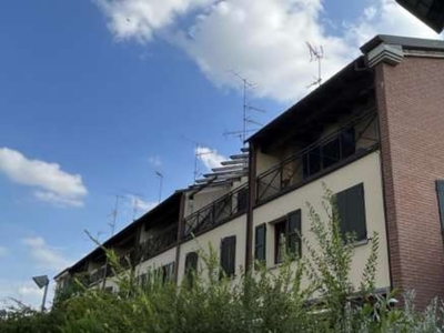 Porzione di casa in Via della Costituzione, Minerbio, 8 locali, 119 m²