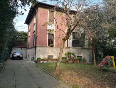 Porzione di casa in Via Giovanni Marchetti, Bologna, 12 locali, 236 m²