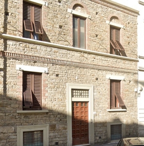 Quadrilocale a Firenze, 1 bagno, 100 m², piano rialzato, terrazzo