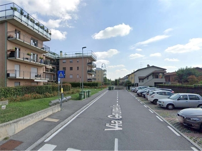 Quadrilocale in Via Grumello 10F, Bergamo, 2 bagni, giardino in comune