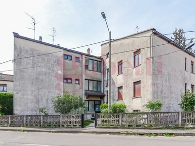 Quadrilocale in Via Isonzo 112, Mariano Comense, 1 bagno, 115 m²