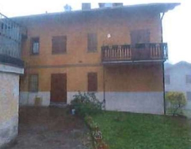 Quadrilocale in Via Locatelli, Castione della Presolana, 1 bagno