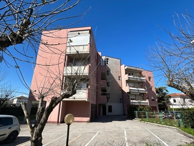 Quadrilocale in Via roma 18, San Giovanni Teatino, 2 bagni, 112 m²