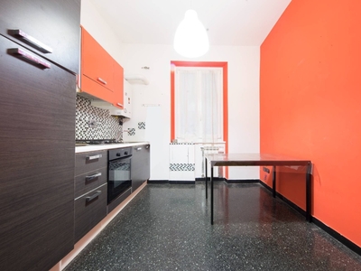 Quadrilocale in Vico Malatti, Genova, 1 bagno, 75 m², 2° piano