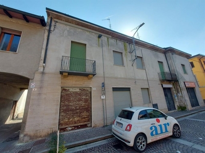 Rustico in Via Vittorio Emanuele, Cabiate, 3 locali, 100 m² in vendita