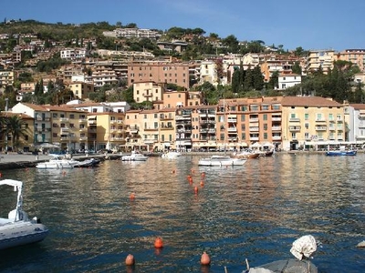 spazio commerciale in vendita a Porto santo stefano