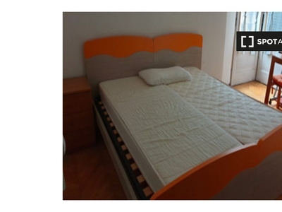 Stanza in affitto in appartamento con 5 camere da letto a Le Albere, Trento