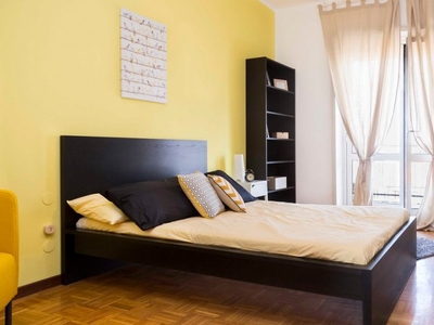 Stanza in affitto in appartamento con 7 camere da letto a Bologna