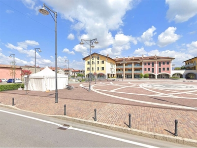Trilocale in Piazza della Vita 2, Bolgare, 2 bagni, garage, 132 m²