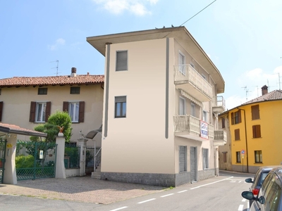 Trilocale in Via fontanelle, Suisio, 2 bagni, posto auto, 110 m²