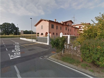 Trilocale in Via Giovanni Casa 47, Corte Franca, 2 bagni, garage
