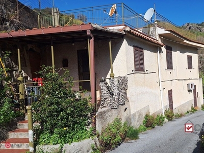 Villa in Vendita in Strada Provinciale 34 34 a Messina