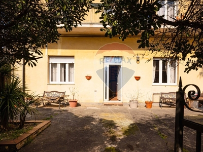 Villa in Via Narduzzo, Pedara, 6 locali, 2 bagni, giardino privato