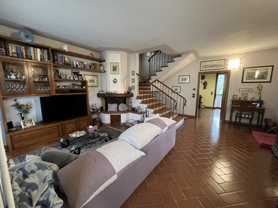 Villa in Via Palagetta, Campi Bisenzio, 5 locali, 1 bagno, 180 m²