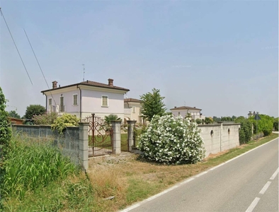 Villa in Via Pietro Bembo 59, Orzinuovi, 6 locali, 3 bagni, 550 m²
