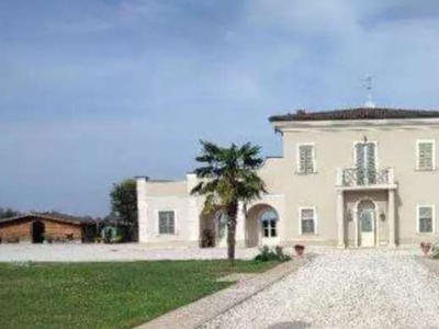 Villa in Via Pietro Bembo, Orzinuovi, 15 locali, 472 m² in vendita