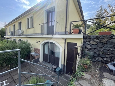 Villa in Via San Gerardo, Piedimonte Etneo, 4 locali, 2 bagni, 121 m²