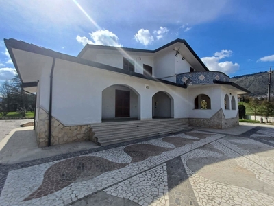 Villa singola in Via STARZE SNC, San Giovanni Incarico, 8 locali