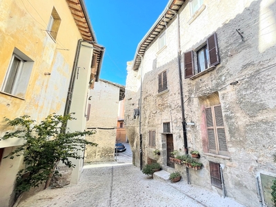 casa di città tradizionale nel centro di Spoleto - l'auto non è necessaria - wifi - 10 posti letto
