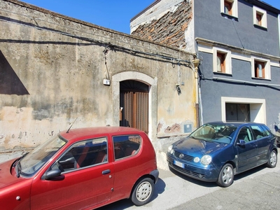 Casa singola in Via Torrente 8 in zona Cibali a Catania