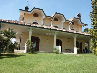 Villa in Contrada Montecretaccio a San Benedetto del Tronto