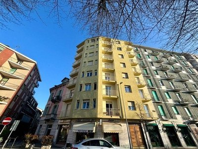 Appartamento in Vendita a Alessandria, zona Orti, 98'000€, 140 m²