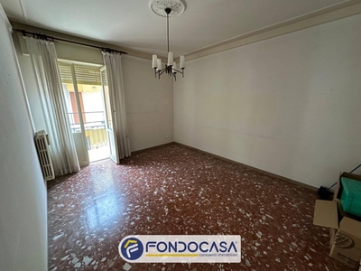 Appartamento in Vendita a Ascoli Piceno, zona Campo Parignano, 89'000€, 100 m²