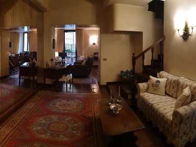 Appartamento in Vendita a Ascoli Piceno, zona Centro Storico, 455'000€, 212 m²