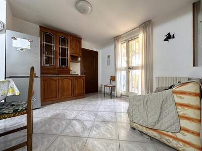 Appartamento in Vendita a Catanzaro, zona Catanzaro Lido, 225'000€, 154 m²