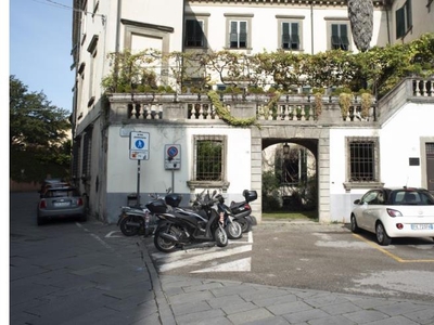 Appartamento in vendita a Lucca, Zona Centro Storico