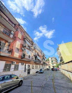 Appartamento in Vendita in Via Vincenzo Janfolla a Napoli