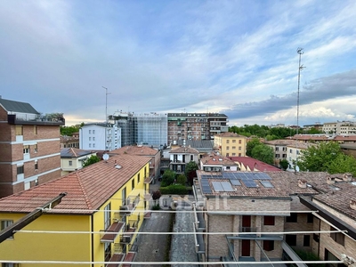 Appartamento in Vendita in Viale C. Sigonio a Modena