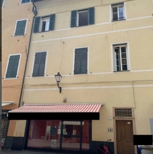 Appartamento in Via Antonio Ghilini 4, Loano, 6 locali, 2 bagni