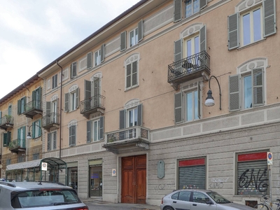 Appartamento in Via Felice Romani, Torino, 5 locali, 2 bagni, 121 m²