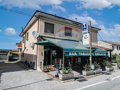 Bar in vendita a Ferrara - Zona: Contrapo